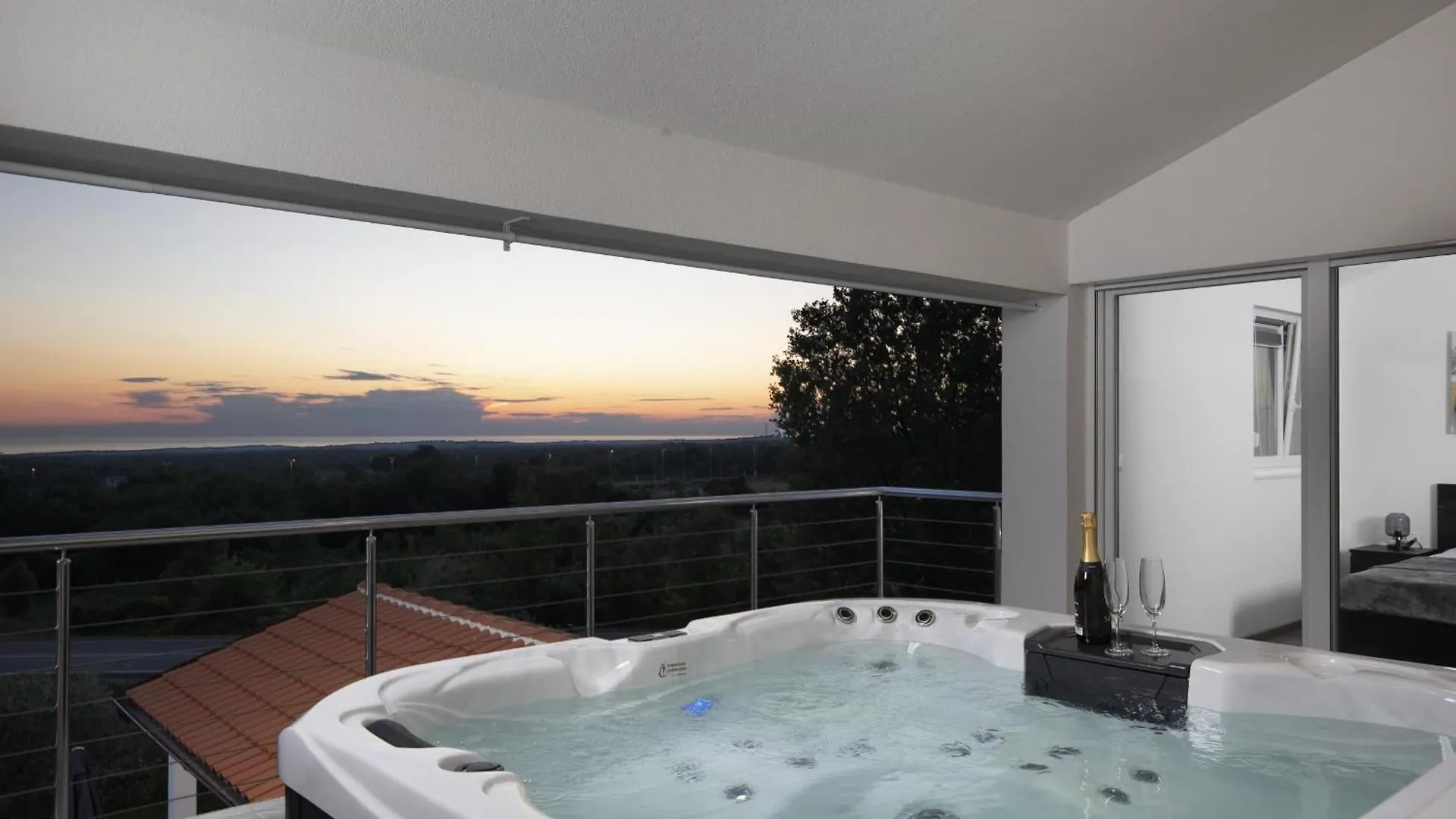 Casa vacanze Villa Euphoria Mit Pool, Sauna Und Whirlpool Višnjan Croazia